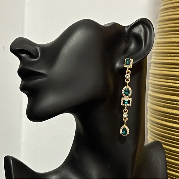 ✨Elegant Dark Green Rhinestones Dangling Earrings (Hypoallergenic) - Picture 3 of 3